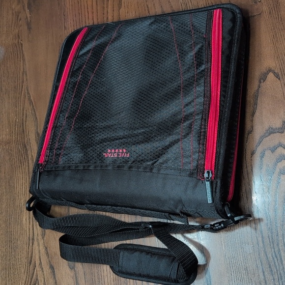 5 for $25: NWOT Five Star Trapper Keeper with strap - Picture 1 of 4